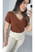 Blusa Manga Curta Decote V Com Viés - Marrom