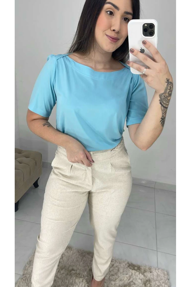 Blusa Viscose Decote Canoa - Azul claro