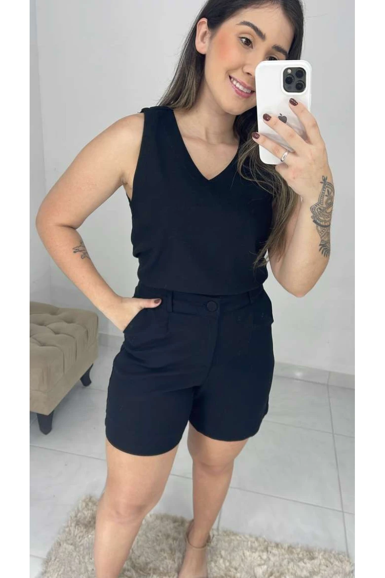 Regata De Linho Decote V - Preto